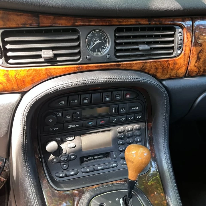 2001 Jaguar X308 XJR - Image 16 of 19