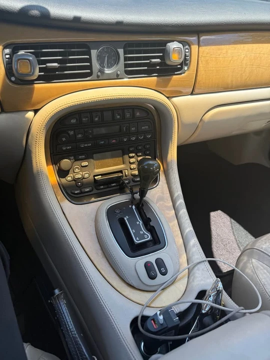 2001 Jaguar X308 XJR - Image 10 of 10