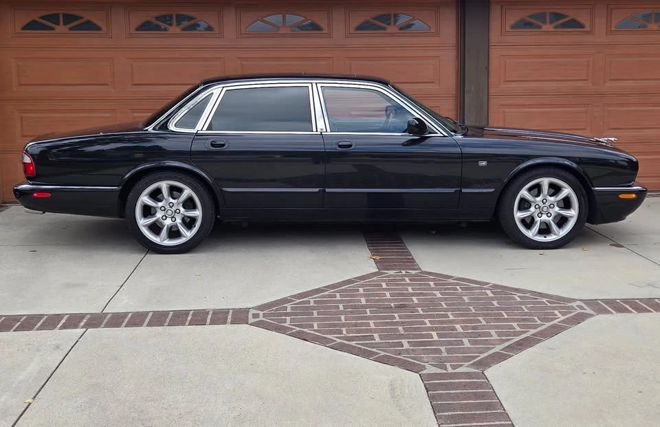 2001 Jaguar X308 XJR - Image 3 of 20