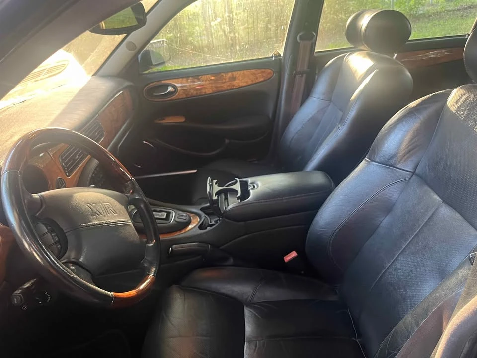 2001 Jaguar X308 XJR - Image 2 of 3