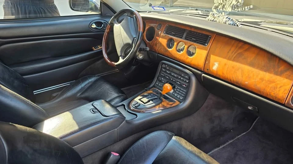 2001 Jaguar X100 XK8 - Image 4 of 10