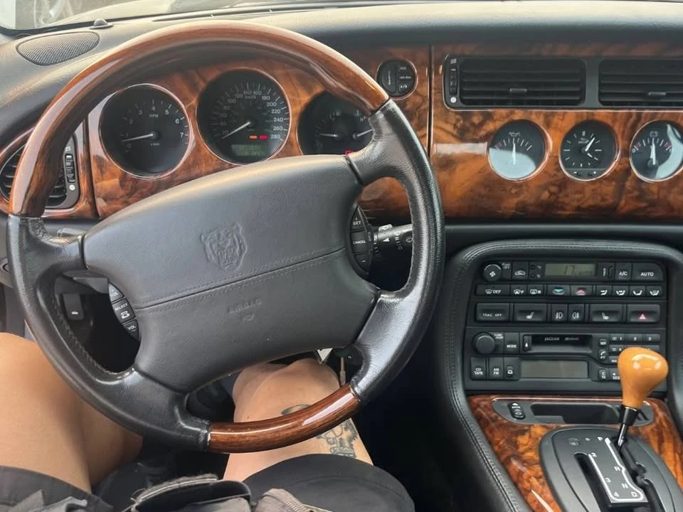 2001 Jaguar X100 XK8 - Image 9 of 12