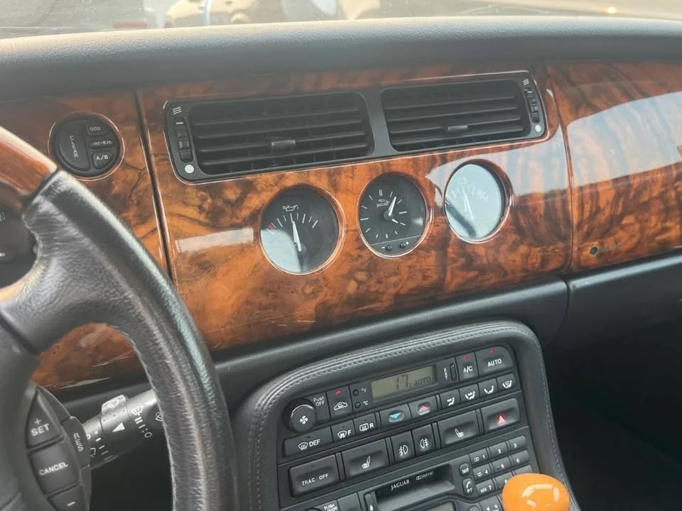 2001 Jaguar X100 XK8 - Image 11 of 12