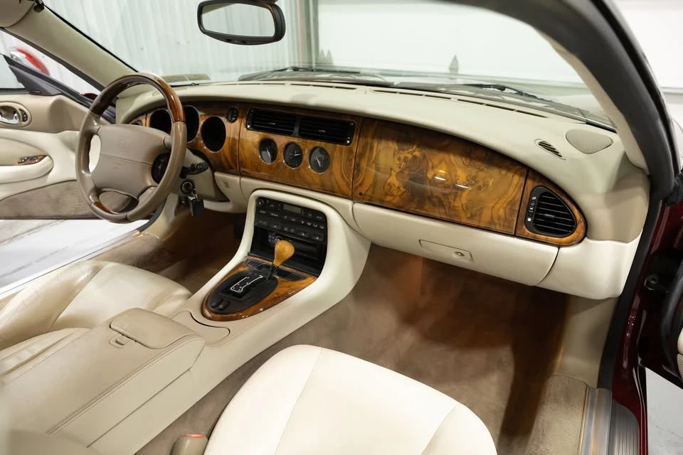 2001 Jaguar X100 XK8 - Image 10 of 20