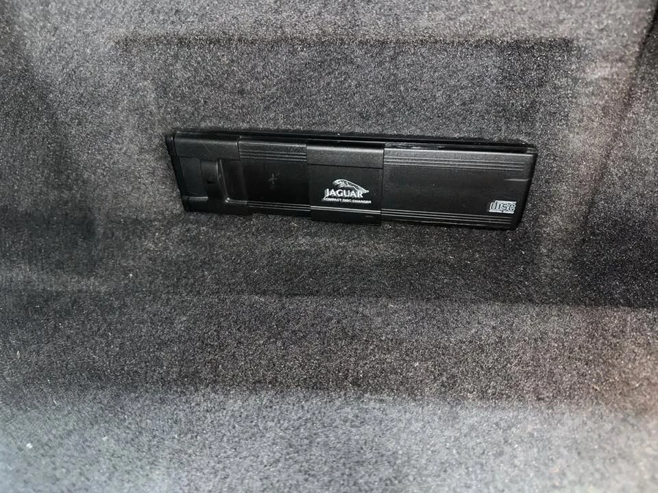 2001 Jaguar X100 XK8 - Image 17 of 20