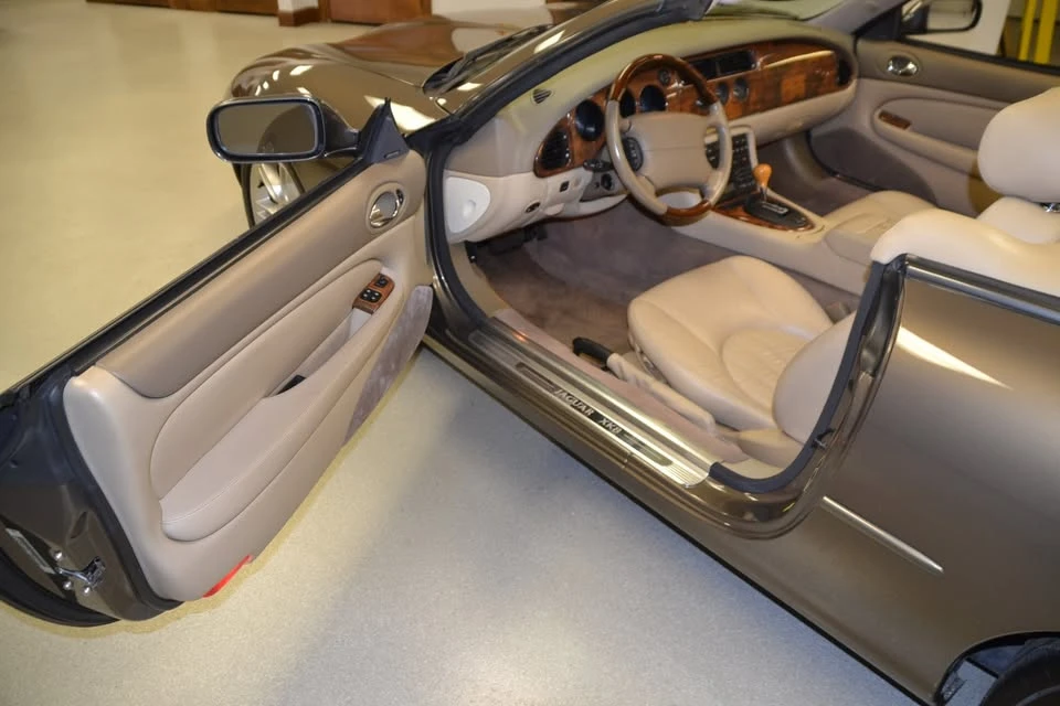 2001 Jaguar X100 XK8 - Image 9 of 20