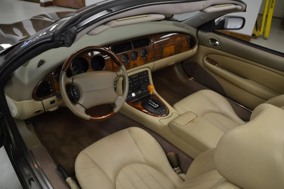 2001 Jaguar X100 XK8 - Image 10 of 20