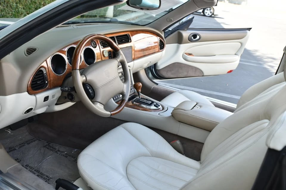 2001 Jaguar X100 XK8 - Image 16 of 20