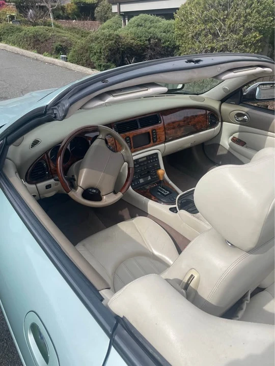 2001 Jaguar X100 XK8 - Image 6 of 9