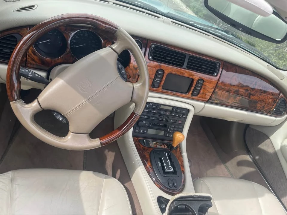 2001 Jaguar X100 XK8 - Image 7 of 9