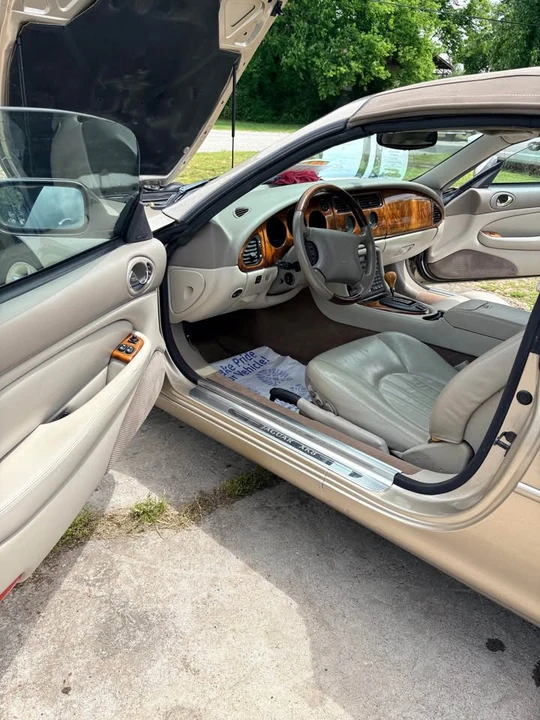 2001 Jaguar X100 XK8 - Image 7 of 12
