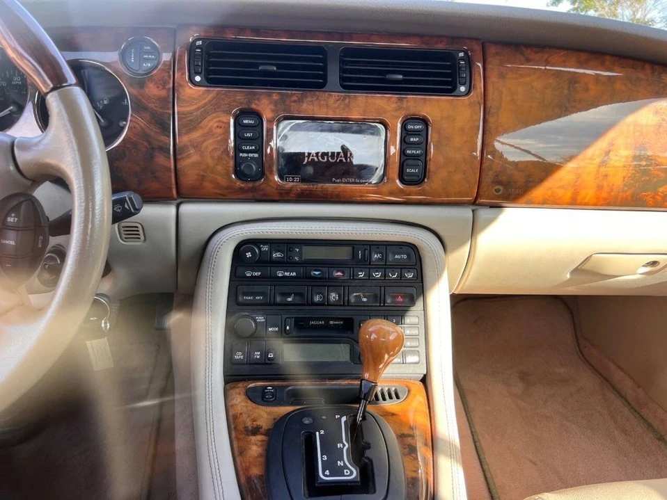 2001 Jaguar X100 XKR - Image 19 of 20