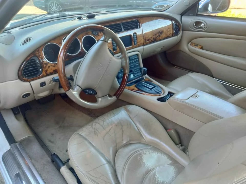 2001 Jaguar X100 XKR - Image 2 of 8