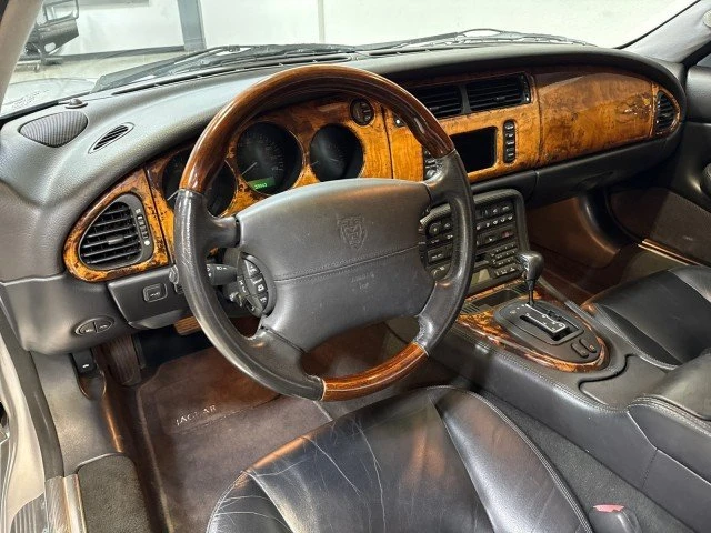 2001 Jaguar X100 XKR - Image 7 of 12