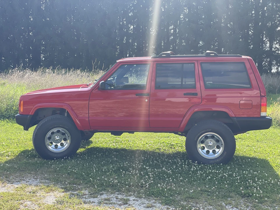 2001 Jeep XJ Cherokee - Image 5 of 31