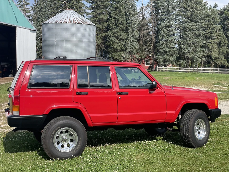 2001 Jeep XJ Cherokee - Image 12 of 31