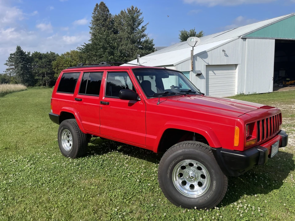 2001 Jeep XJ Cherokee - Image 16 of 31