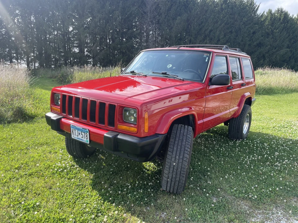 2001 Jeep XJ Cherokee - Image 2 of 31