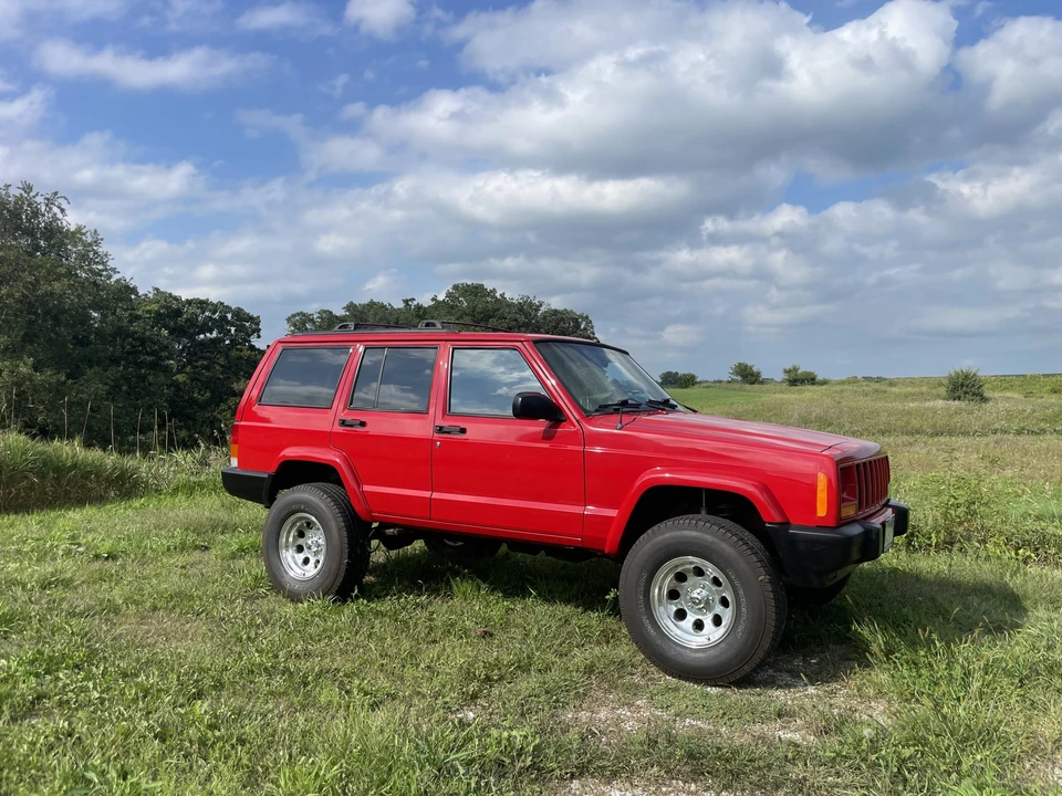 2001 Jeep XJ Cherokee - Image 15 of 31