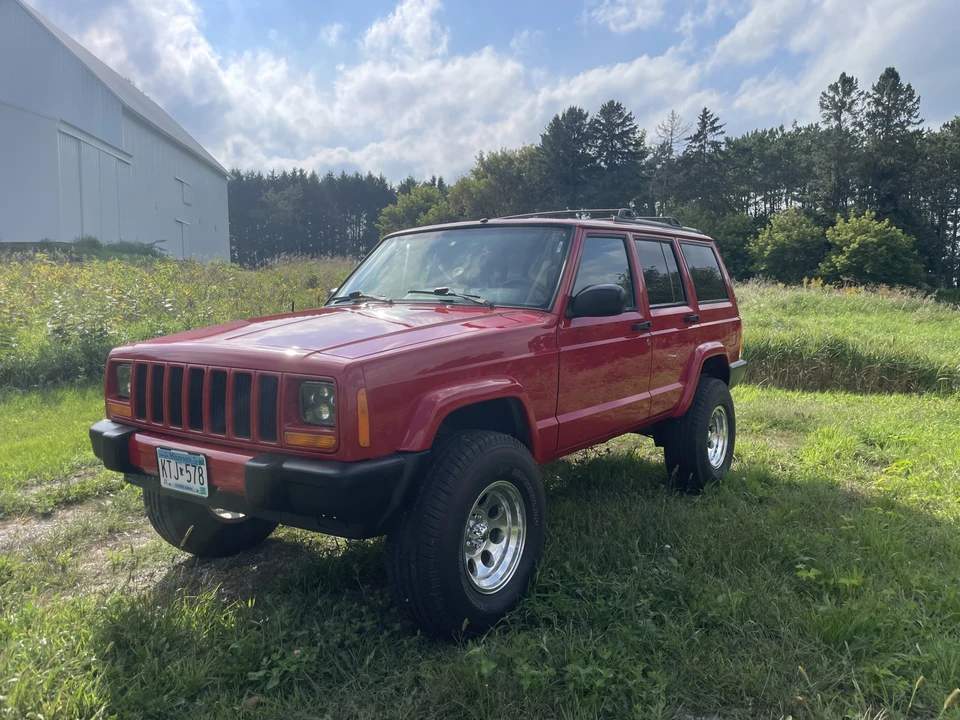 2001 Jeep XJ Cherokee - Image 3 of 31