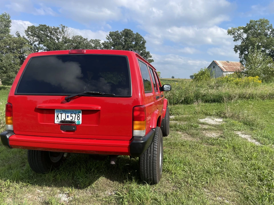 2001 Jeep XJ Cherokee - Image 9 of 31