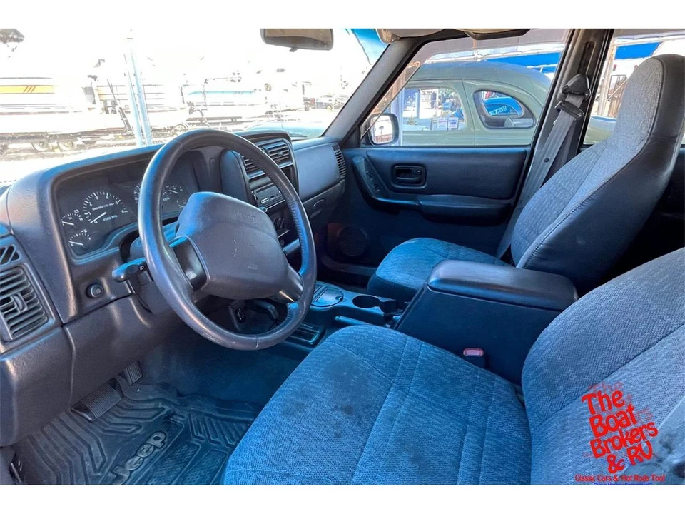 2001 Jeep XJ Cherokee - Image 8 of 10
