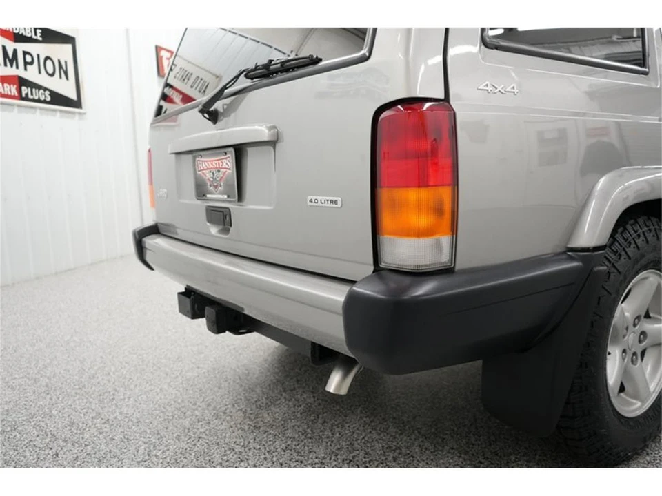 2001 Jeep XJ Cherokee - Image 14 of 31