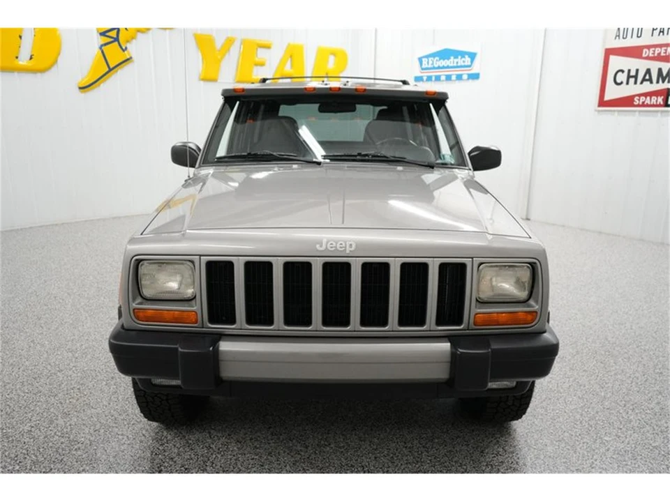 2001 Jeep XJ Cherokee - Image 27 of 31