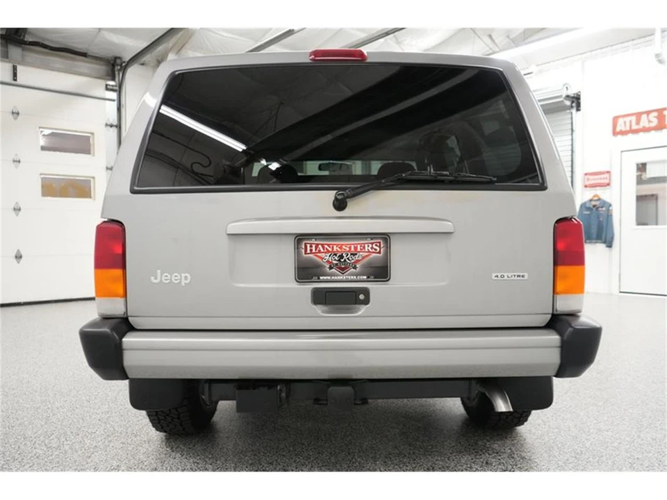 2001 Jeep XJ Cherokee - Image 12 of 31