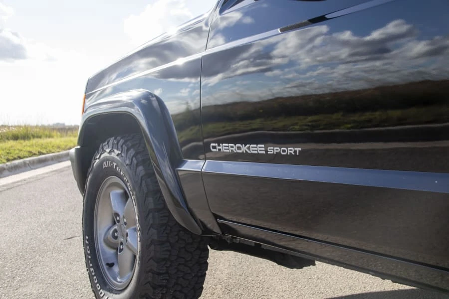 2001 Jeep XJ Cherokee - Image 18 of 28