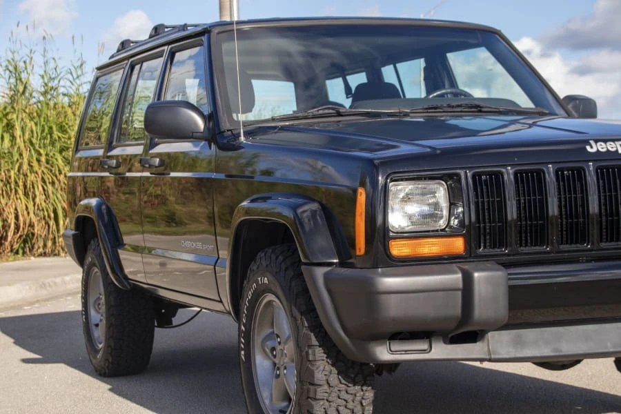 2001 Jeep XJ Cherokee - Image 9 of 28