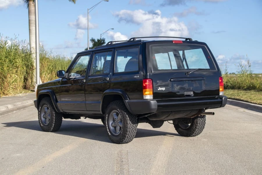 2001 Jeep XJ Cherokee - Image 3 of 28