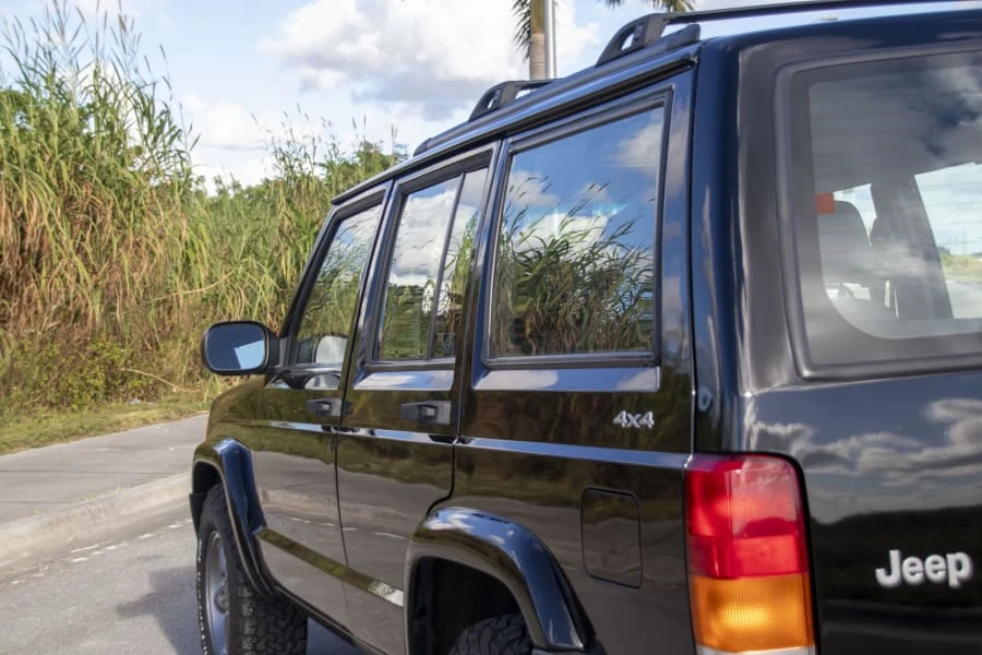 2001 Jeep XJ Cherokee - Image 11 of 28