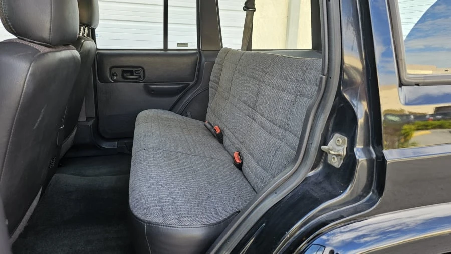 2001 Jeep XJ Cherokee - Image 24 of 28