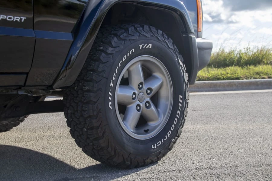 2001 Jeep XJ Cherokee - Image 13 of 28