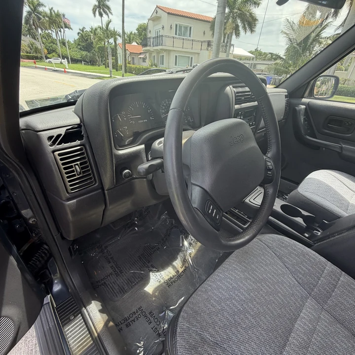 2001 Jeep XJ Cherokee - Image 19 of 31