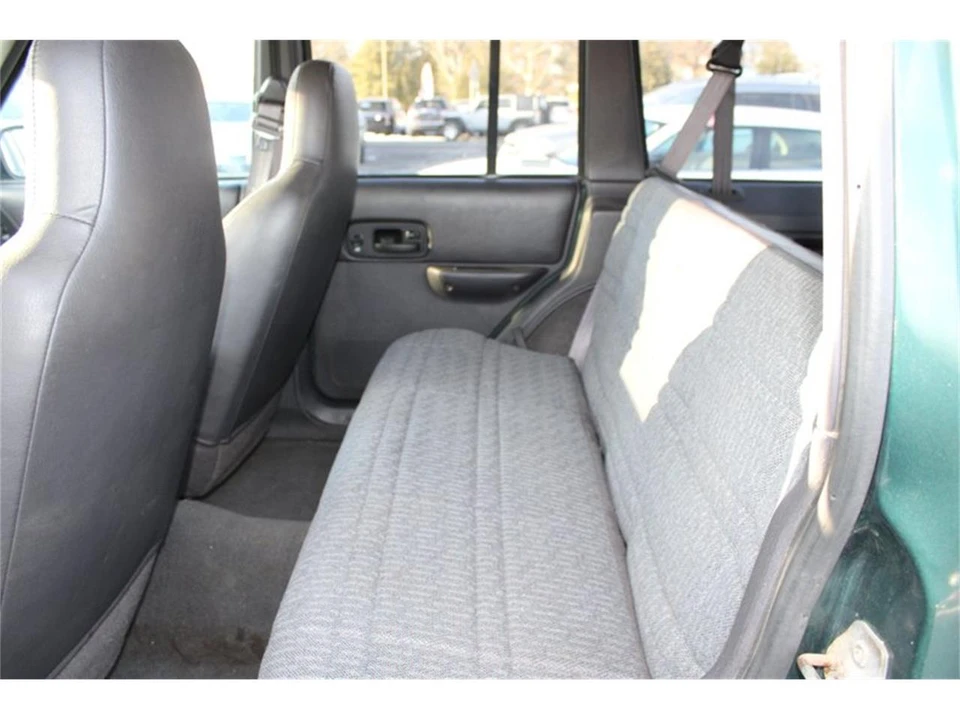 2001 Jeep XJ Cherokee - Image 24 of 31