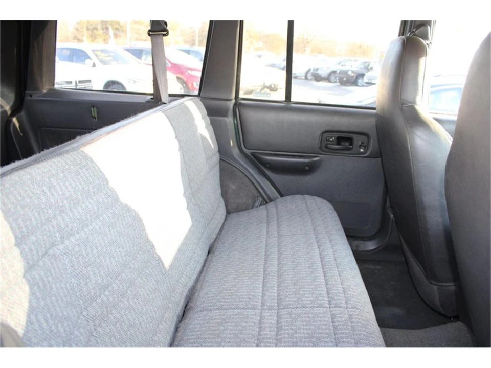 2001 Jeep XJ Cherokee - Image 25 of 31