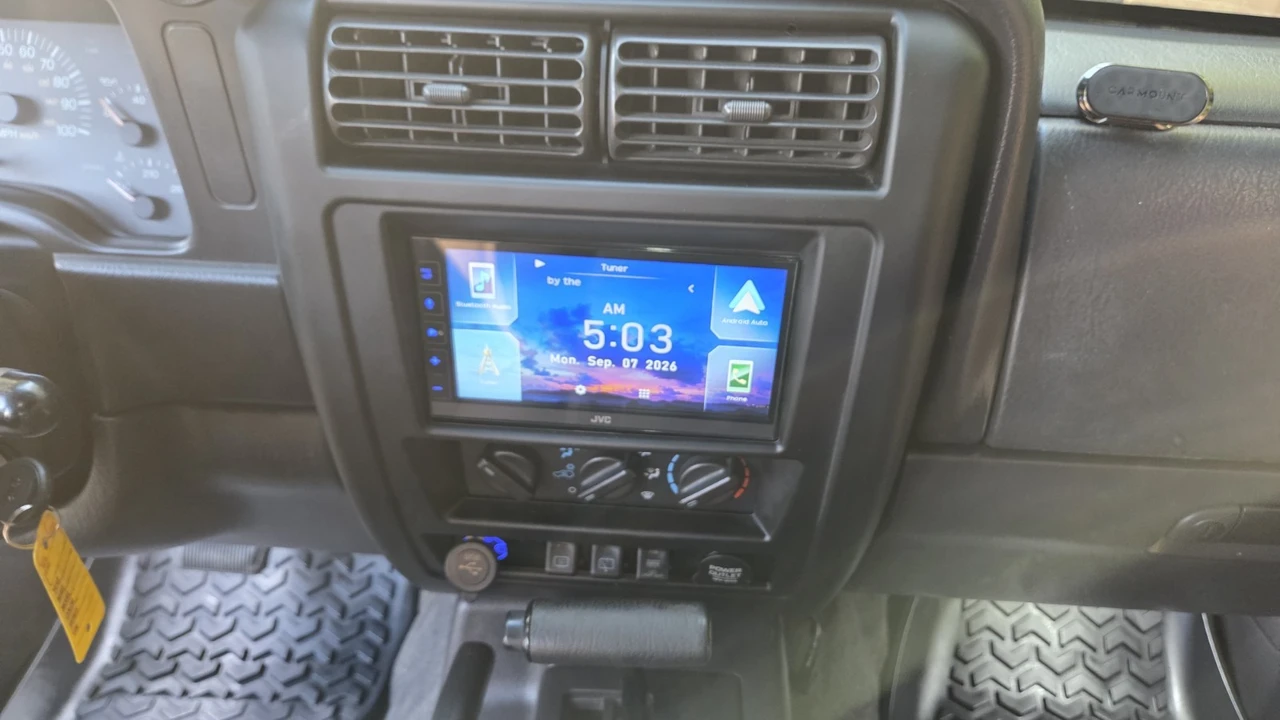 2001 Jeep XJ Cherokee - Image 22 of 24
