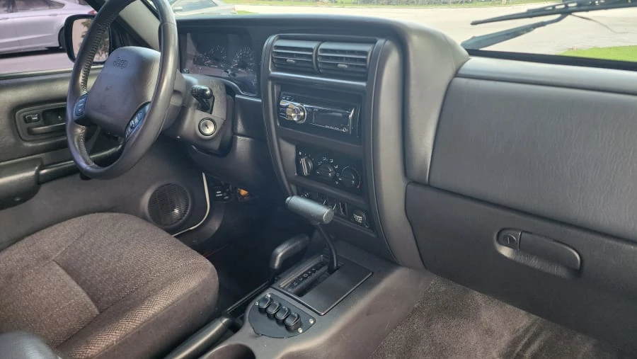 2001 Jeep XJ Cherokee - Image 17 of 21