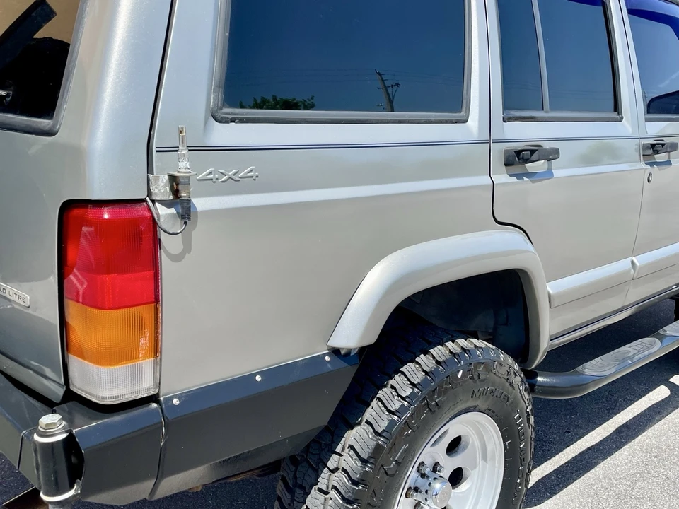 2001 Jeep XJ Cherokee - Image 25 of 31