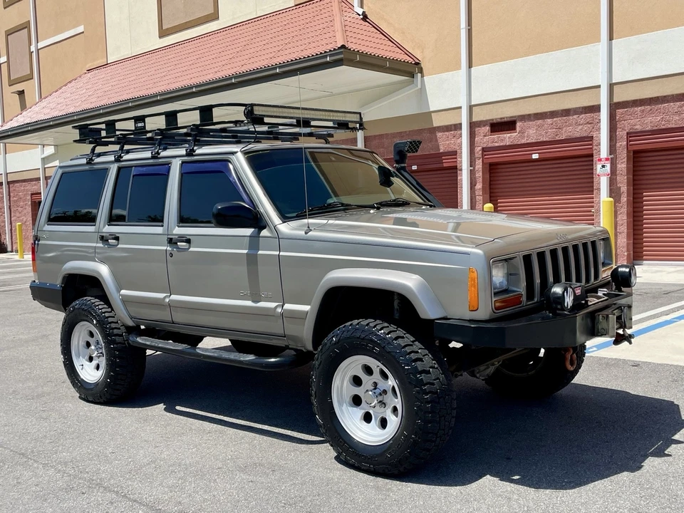 2001 Jeep XJ Cherokee - Image 10 of 31