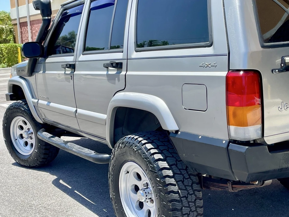 2001 Jeep XJ Cherokee - Image 13 of 31
