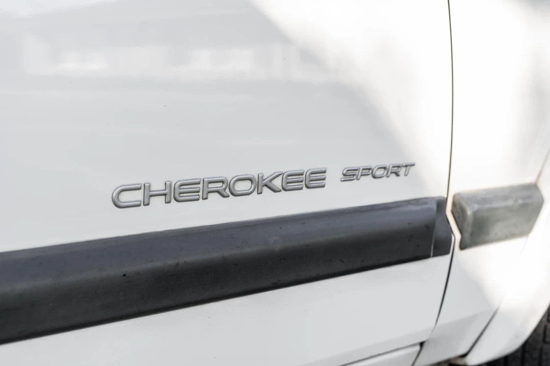 2001 Jeep XJ Cherokee - Image 14 of 31
