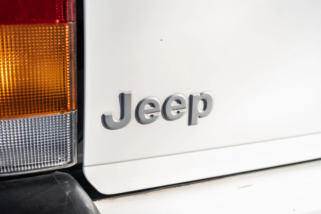2001 Jeep XJ Cherokee - Image 11 of 31