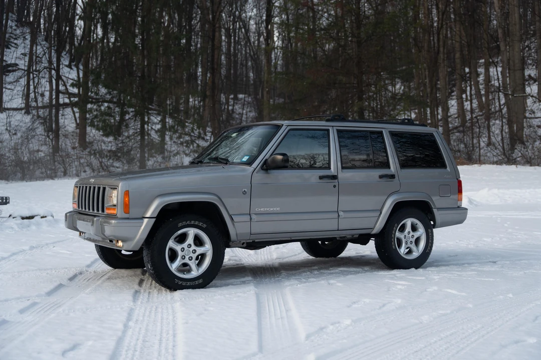 2001 Jeep XJ Cherokee - Image 10 of 31