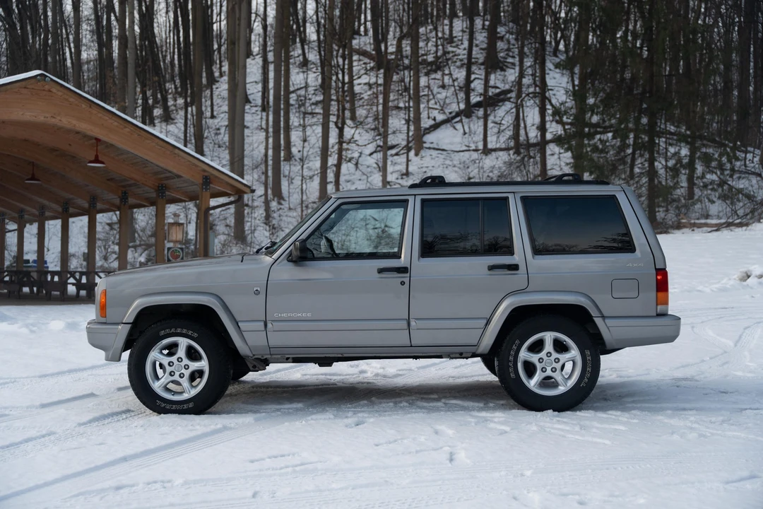 2001 Jeep XJ Cherokee - Image 12 of 31