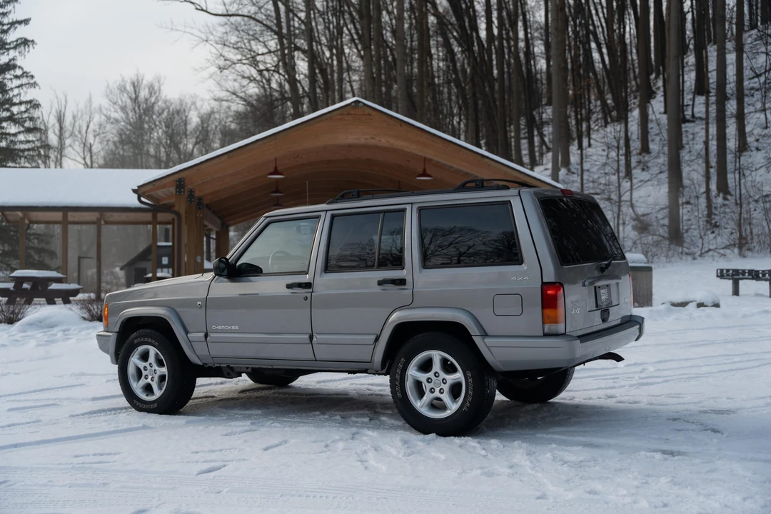 2001 Jeep XJ Cherokee - Image 13 of 31