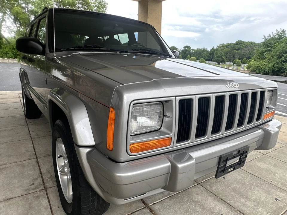 2001 Jeep XJ Cherokee - Image 10 of 31
