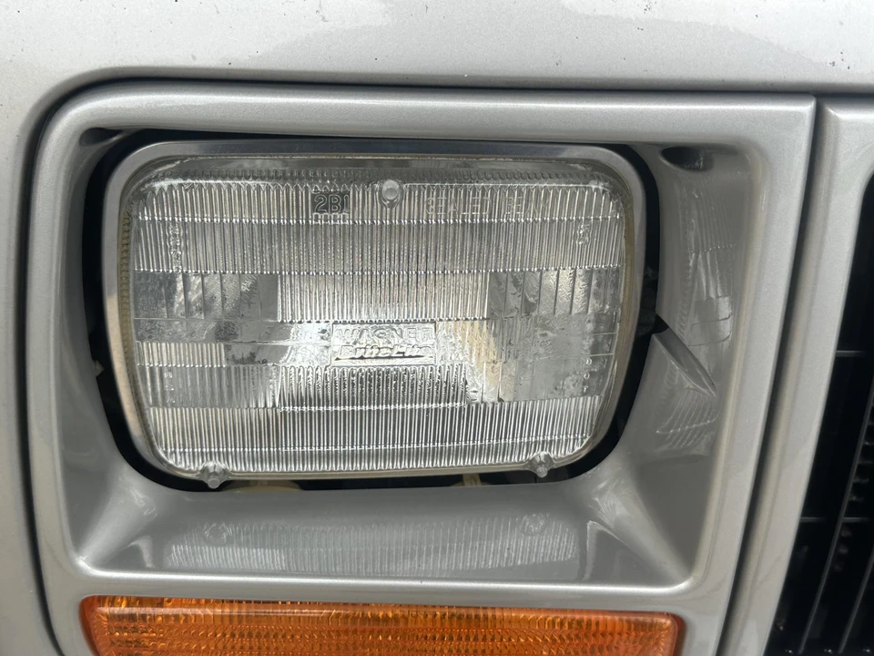 2001 Jeep XJ Cherokee - Image 13 of 31